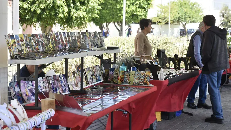 Además se encuentra una expo venta artesanal.